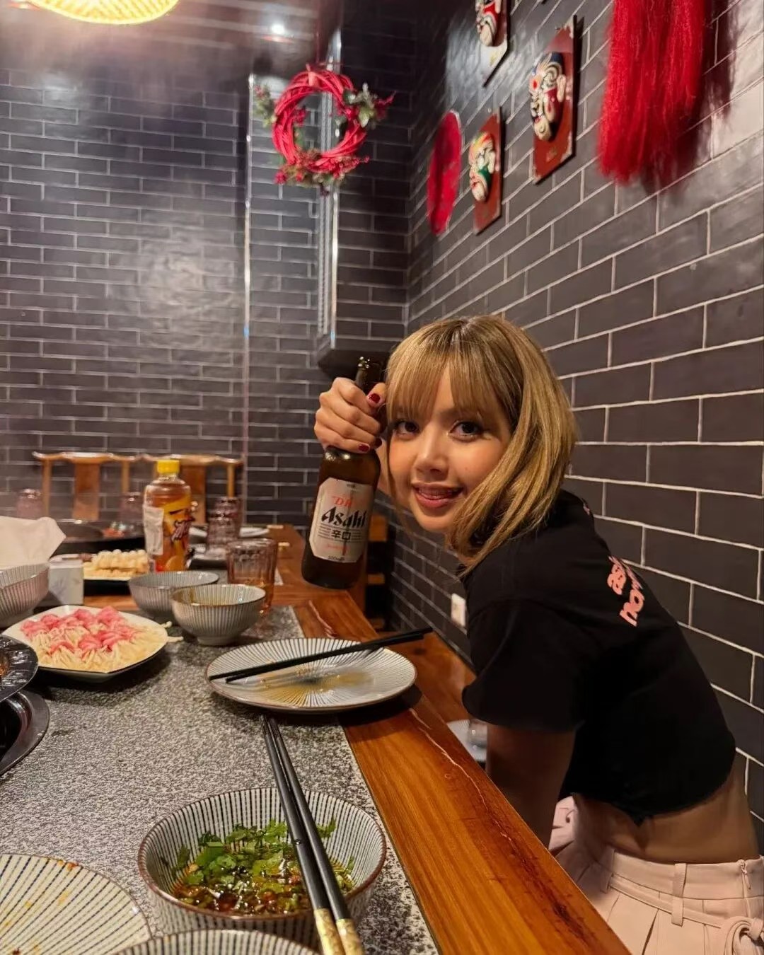 中国“土味”零食，靠邪修馋哭老外-