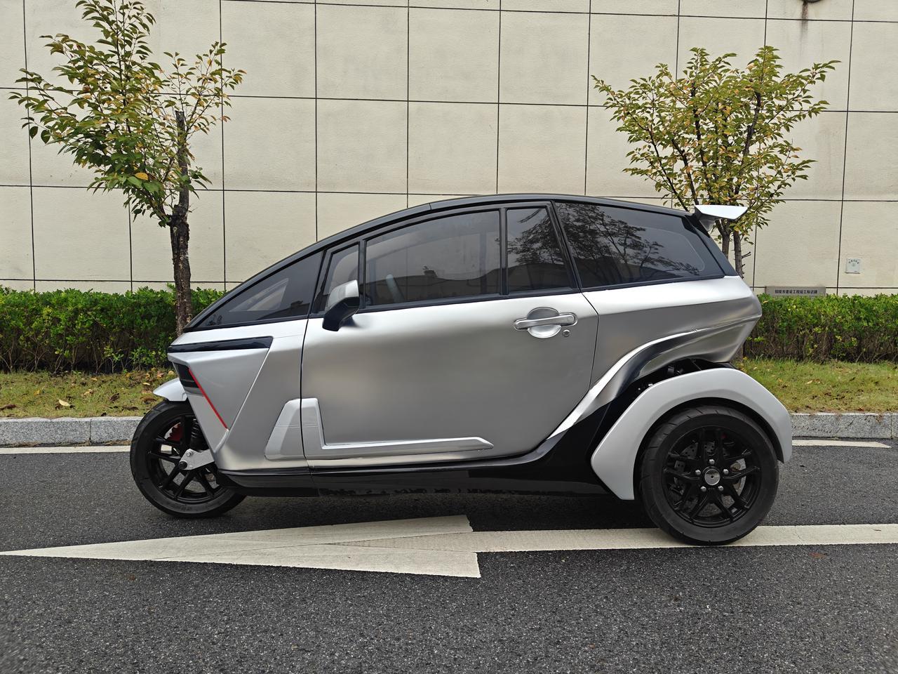 用AI改造传统出行，这家公司推出万元级智能三轮车 | 涌现NewThings-