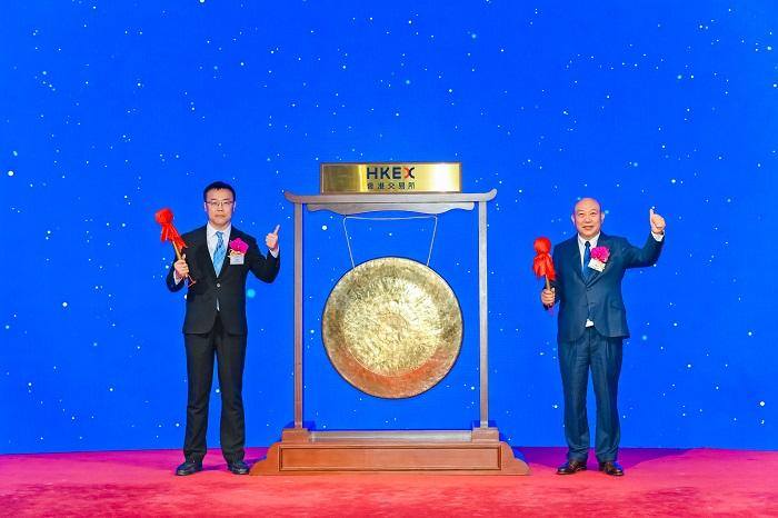 山东大叔苦战15年，硬改全球第三代芯片格局-