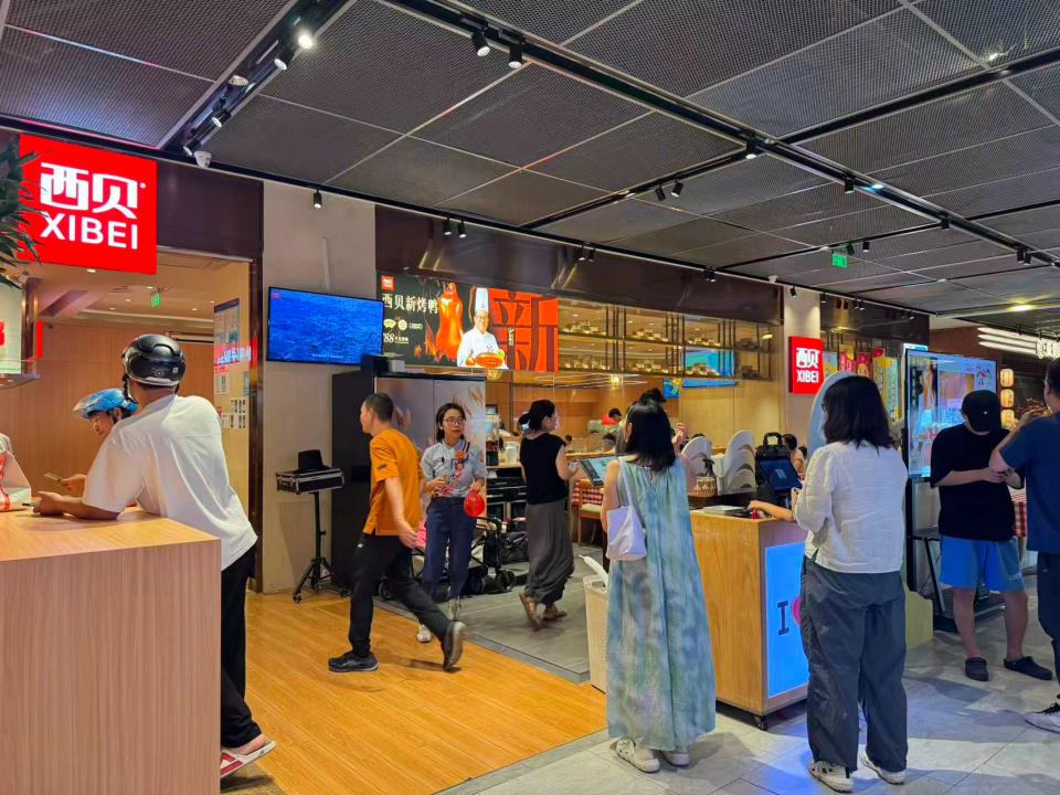 西贝跌倒，老乡鸡吃饱：安徽新消费，追上来了-