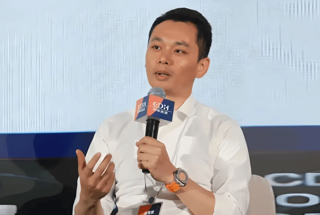 年薪曾超2亿创始人，与255亿“快递柜一哥”告别-